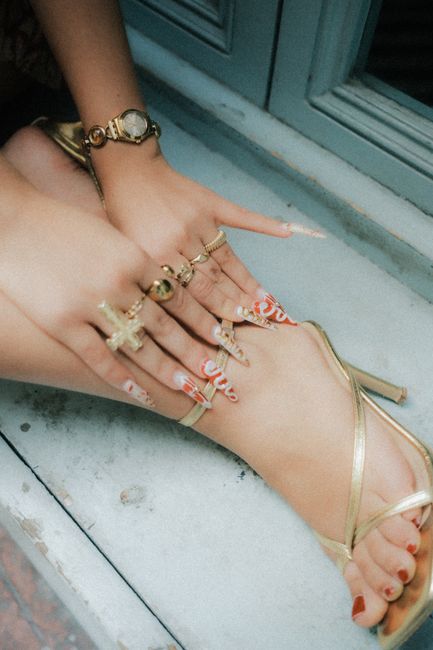 Fındıkzade'nin Işıltılı Dokunuşu: Alena Beauty'de Profesyonel Nail Art Manikür & Pedikür Hizmeti