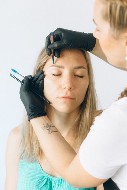 Çapa ve Fatih'in Parlayan Yıldızı: Alena Beauty'de Profesyonel Kalıcı Makyaj & Tattoo Uygulamaları