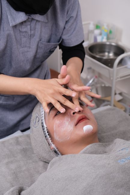 Fatih Cilt Bakımı Uzmanı: Alena Beauty ile Işıldayan Bir Cilde Sahip Olun!