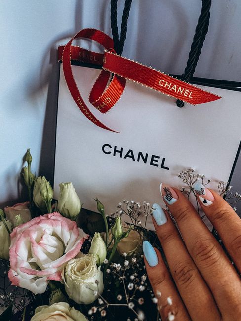 Fındıkzade'nin Işıltılı Dokunuşu: Alena Beauty'de Profesyonel Nail Art Manikür ve Pedikür Sanatı