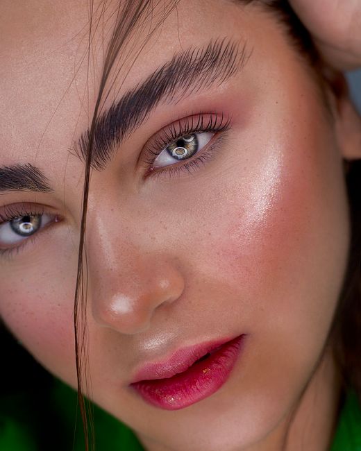 Çapa'nın Işıltısı: Doğal ve Çekici Kaşlar İçin Kaş Laminasyon Uygulaması Alena Beauty'de